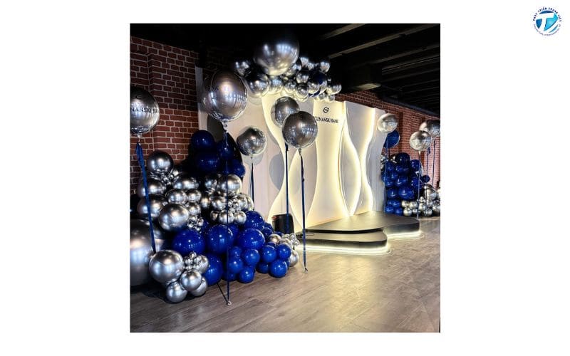 Kết hợp ánh sáng làm nổi bật background tất niên